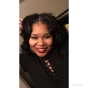 Meet your Posher, Monique
